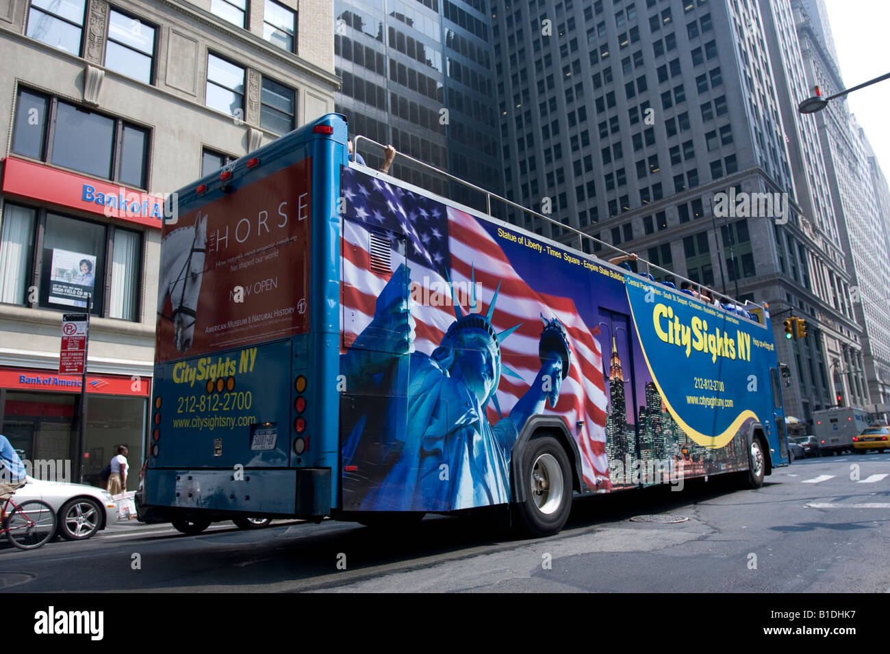 Una gita delle attrazioni della citta' di autobus nel centro di New York Foto Stock