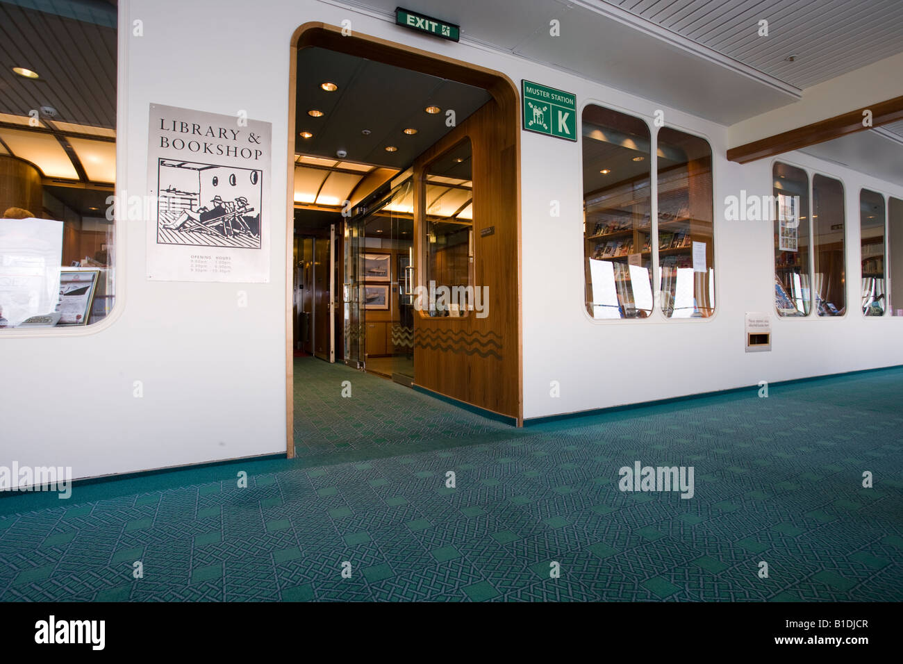 Cunard QE2 libreria della nave Foto Stock