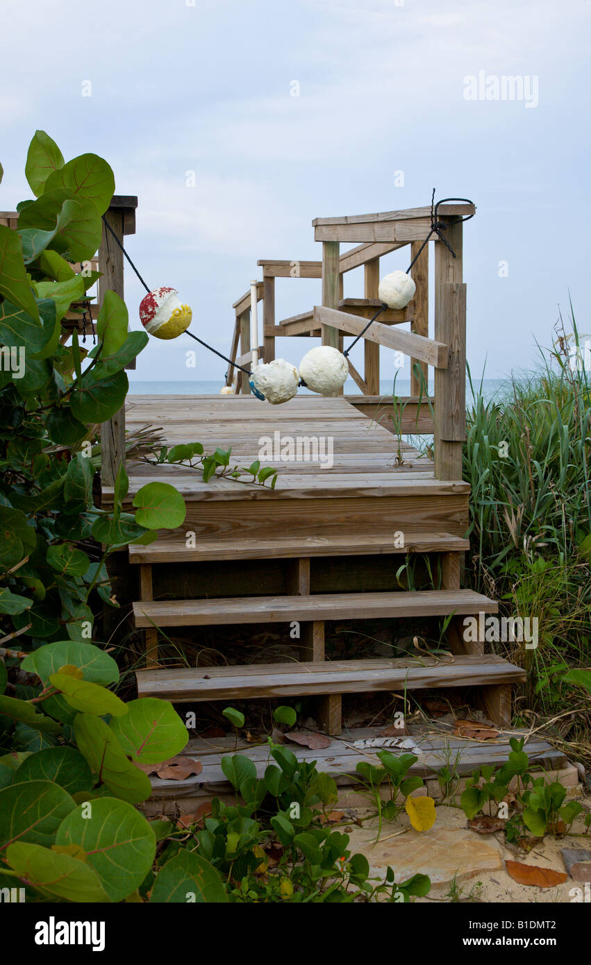 Accesso alla spiaggia privata sull Oceano Atlantico a New Smyrna Beach Florida Foto Stock