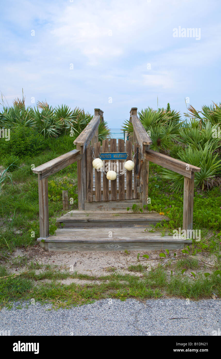 Accesso alla spiaggia privata sull Oceano Atlantico a New Smyrna Beach Florida Foto Stock