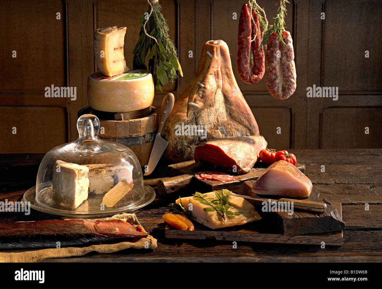 Sardegna carne pesce formaggio delicatessen tradizionali vulcanizzati Foto Stock