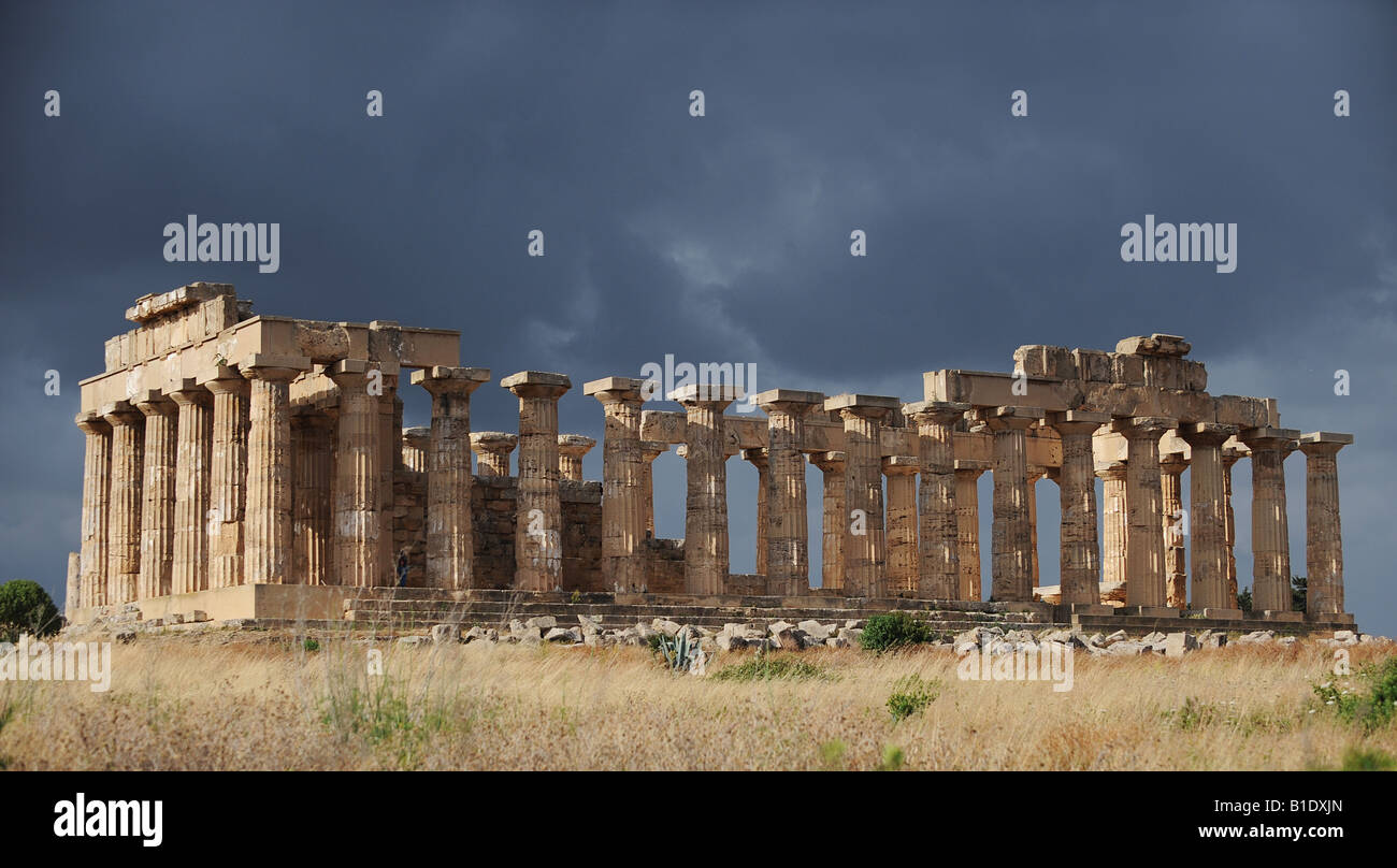 Il magnifico tempio e al Greco antico sito di Selinunte in Sicilia. Foto Stock