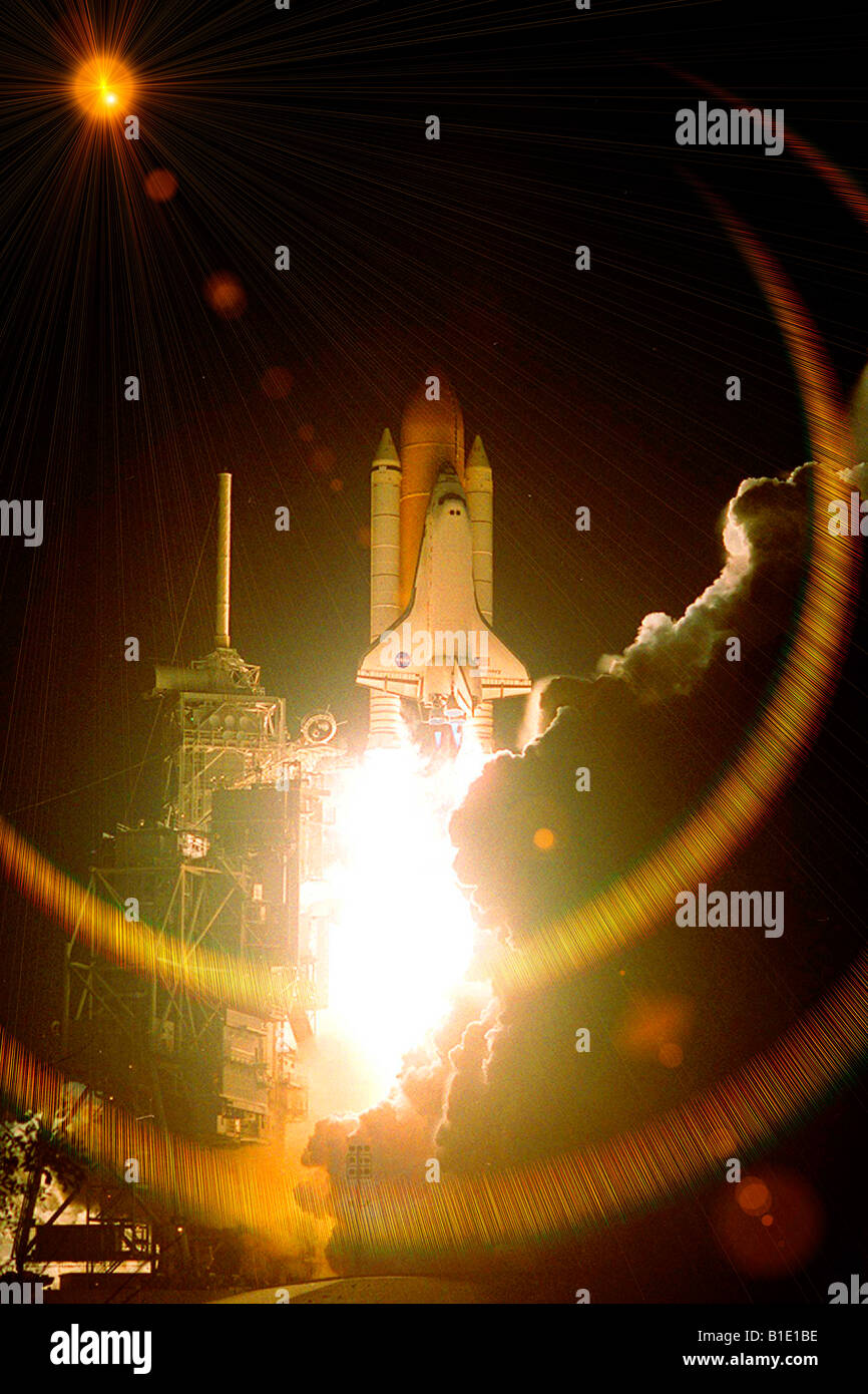 NASA Space Shuttle Discovery solleva dal Launch Pad 39B Foto Stock