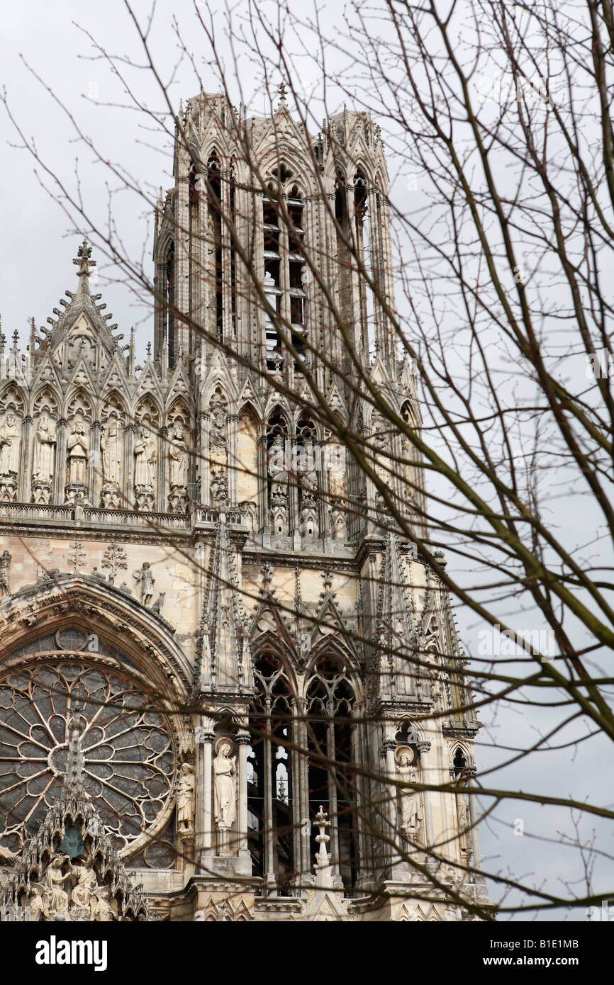 Portale ovest della cattedrale di Notre Dame a Reims, Champagne, Francia Foto Stock