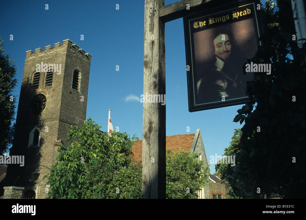 Piazza della chiesa, Shepperton, Surrey, Inghilterra Foto Stock