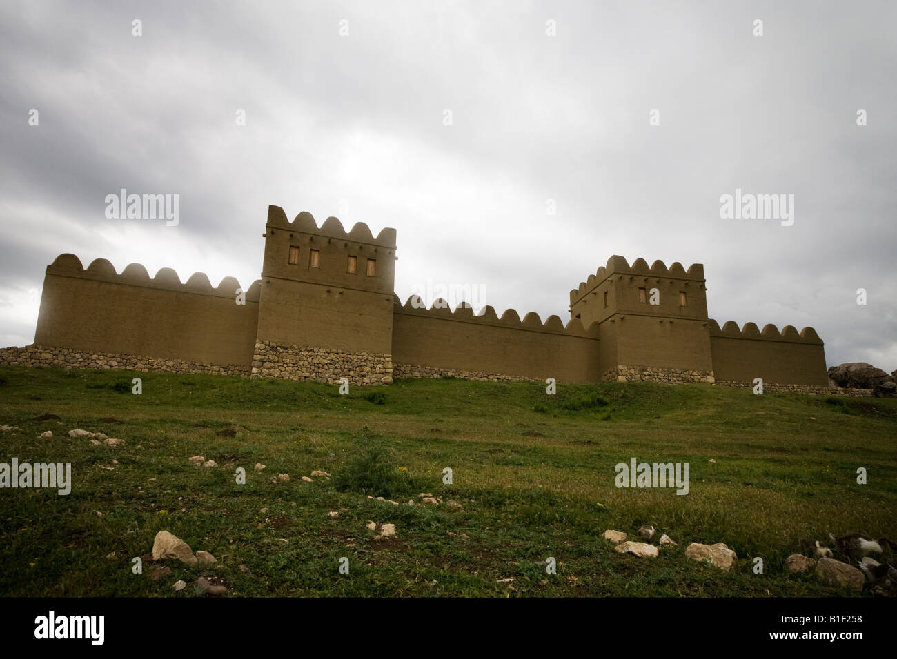 Recontruction delle mura della città all'Hittita città capitale di Hattusa Hattusas, Parco Nazionale, Bogazkale, Anatolia, Turchia Foto Stock