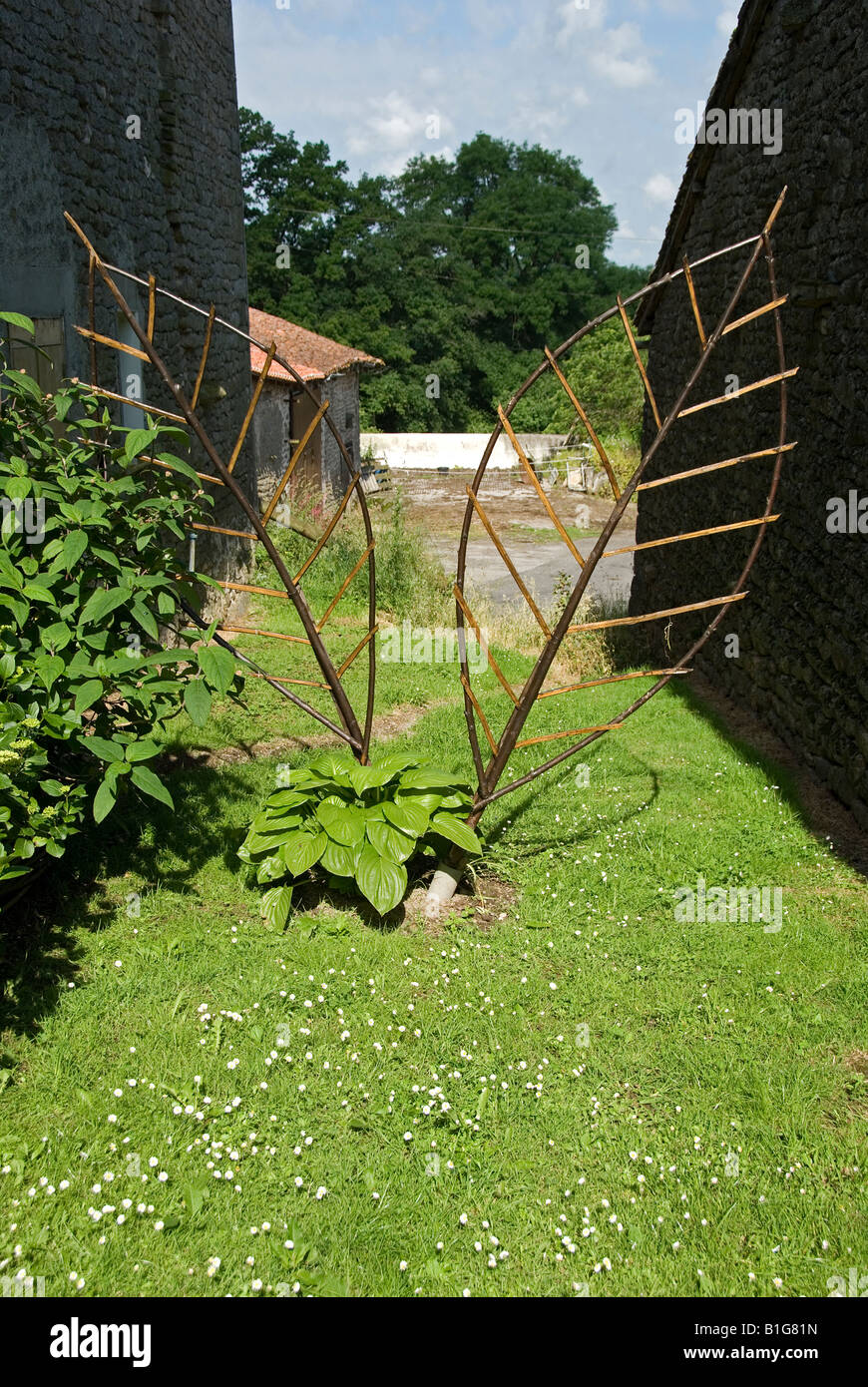 Foto di stock di una scultura del segno della regione Limousin Francia Foto Stock