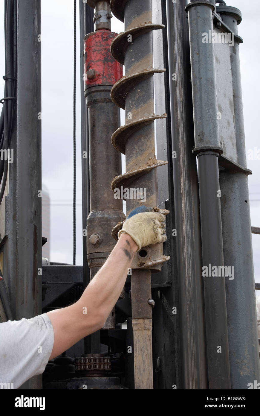 Ambientali campionamento del suolo con stelo cavo coclea piattaforma di perforazione Foto Stock
