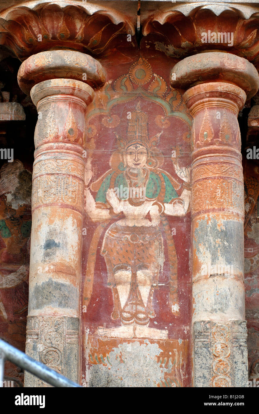 Basso angolo di visione di un murale dipinto sulla parete di un tempio Tempio Airavatesvara Darasuram Thanjavur District Tamil Nadu India Foto Stock