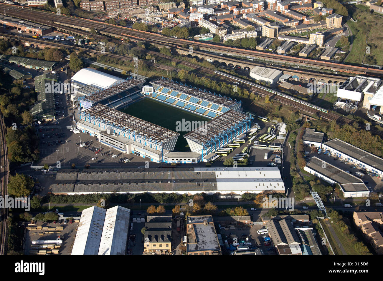 Vista aerea del nord est del Millwall Football Ground South Bermondsey London SE16 Inghilterra REGNO UNITO Foto Stock