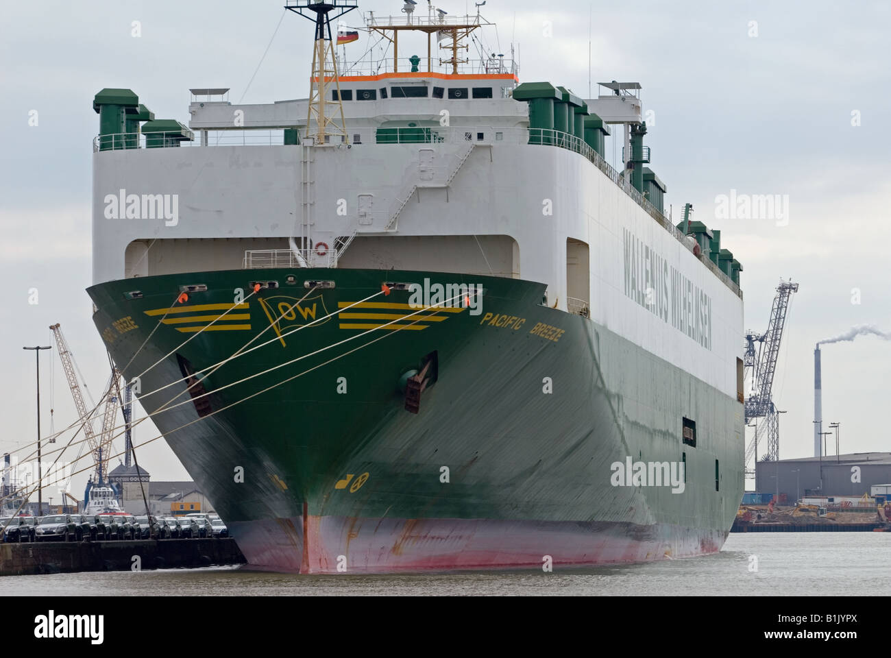 'Pacific Breeze' una vettura transporter nave, Bremerhaven, Brema, Germania. Foto Stock