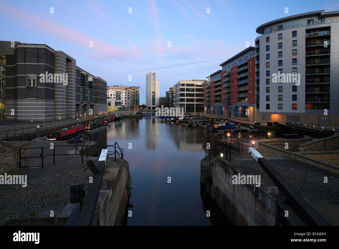 Luce della Sera al Clarence Dock, Leeds, West Yorkshire, Inghilterra, Regno Unito. Foto Stock