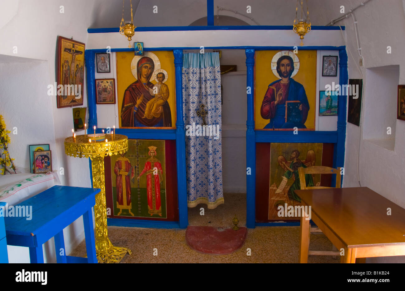 Interno della chiesa tradizionale a Malia sul Greco isola mediterranea di Creta Foto Stock