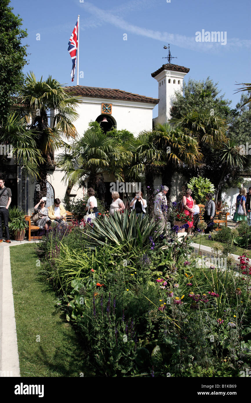 Viste del giardino spagnolo una sezione dei giardini sul tetto parte della vergine in edizione limitata di Kensington High Street London REGNO UNITO Foto Stock