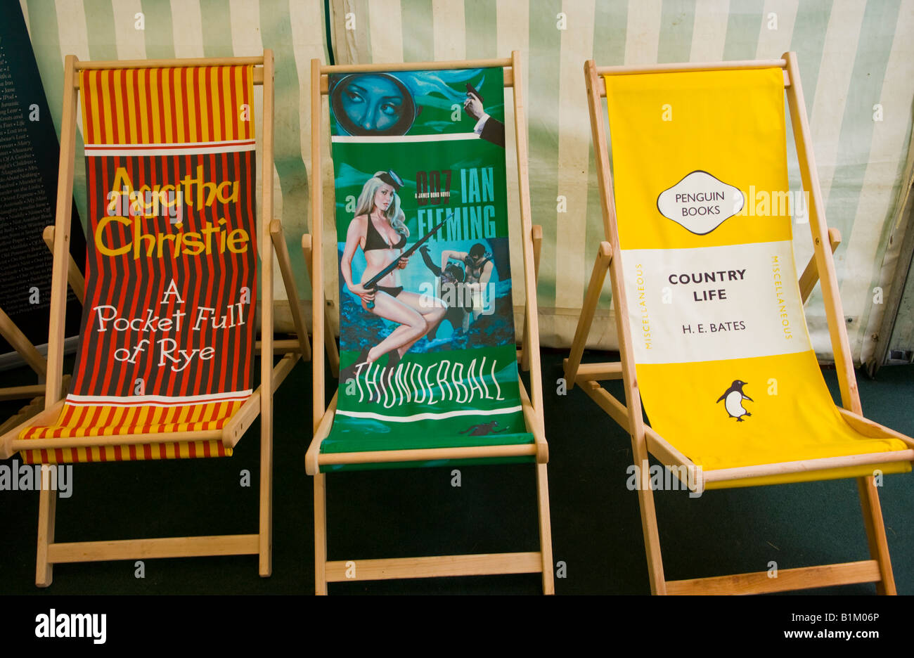 Libro promozionale sdraio presso il Guardian Hay Festival 2008 Hay on Wye Powys Wales UK UE Foto Stock