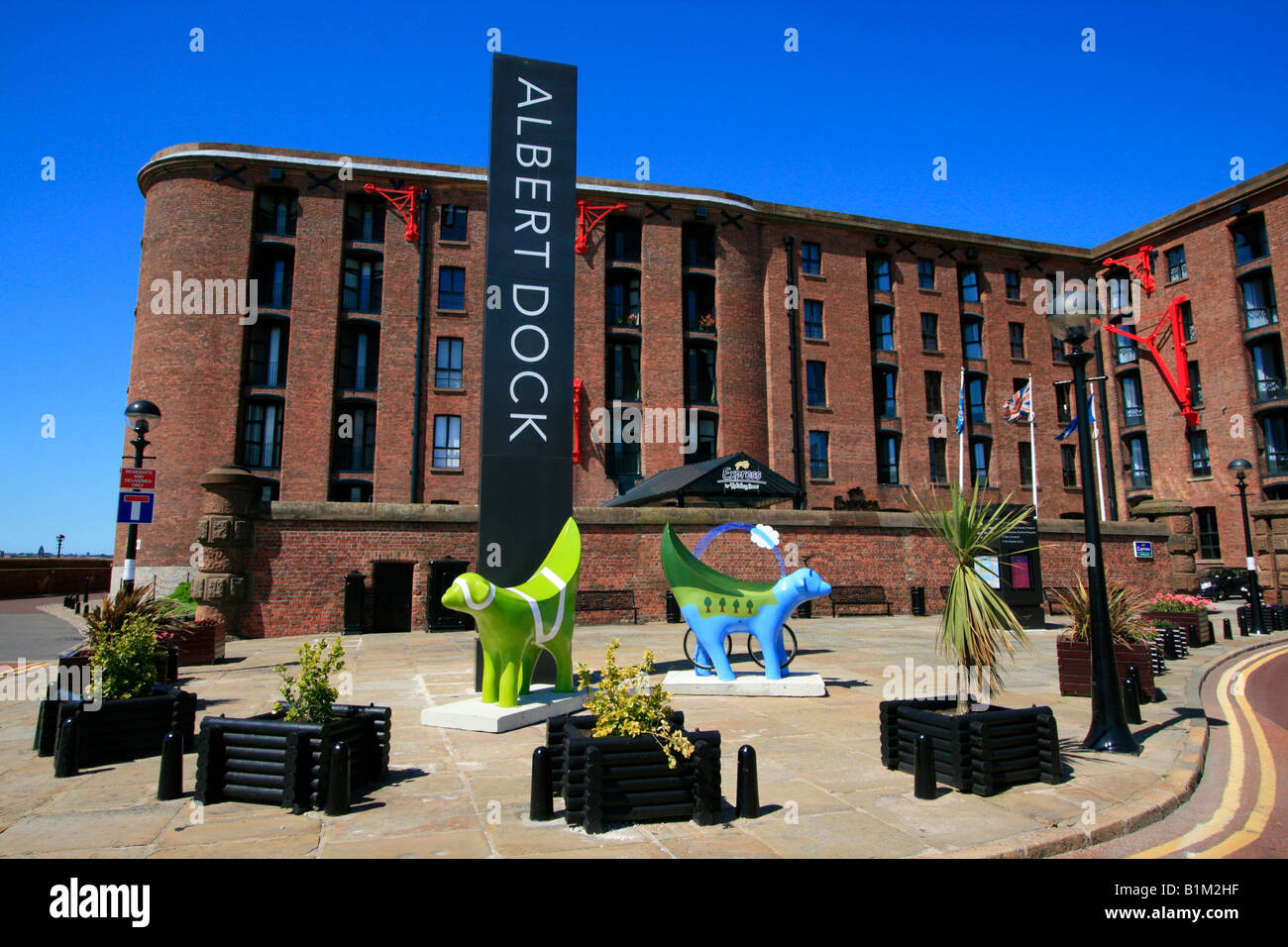 L'Albert Dock di Liverpool, in Inghilterra, fu inaugurato nel 1846 dal suo omonimo, il Principe Alberto di Saxe-Coburg e Gotha. Foto Stock