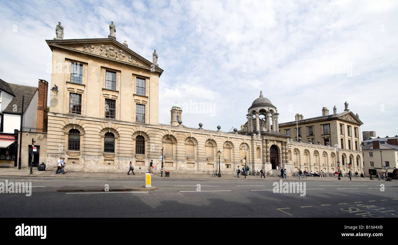 La facciata anteriore del Queens College di Oxford Foto Stock