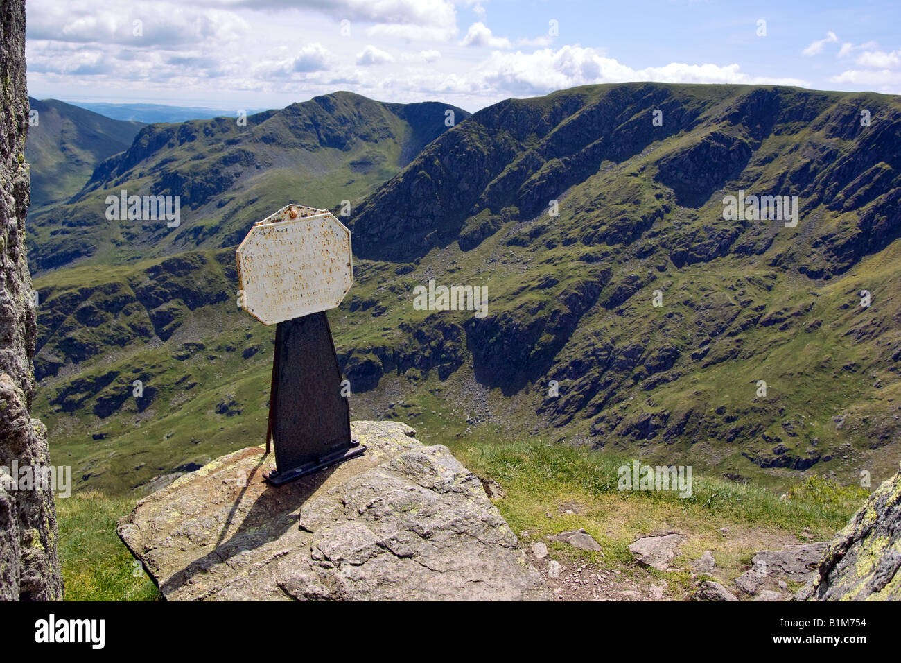 Il Robert Dixon Memorial, Helvellyn. Foto Stock