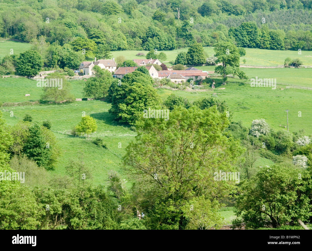 Guardando oltre il paesaggio rurale dal villaggio di Claverton, vicino a Bath Regno Unito Foto Stock