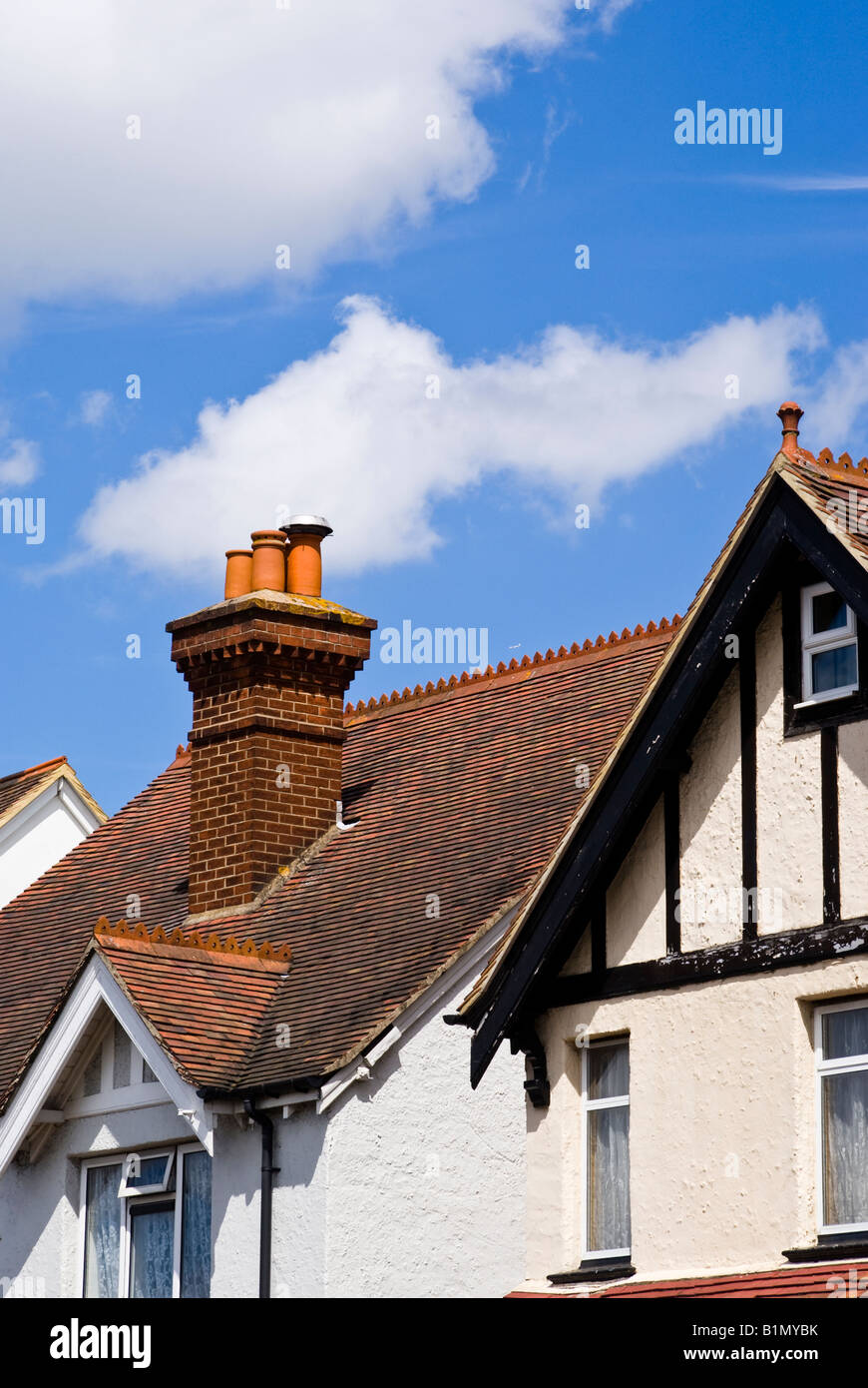 I dettagli delle tradizionali case di inglese a Guildford, Surrey, Inghilterra, Regno Unito. Giugno 2008. Foto Stock