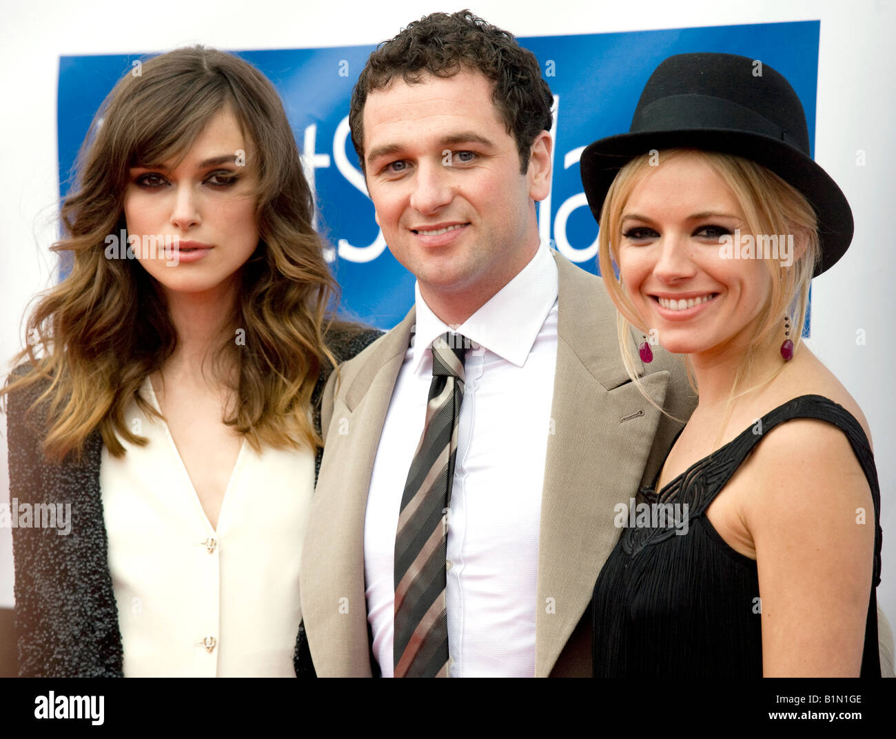 Keira Knightley, Matthew Rhys e Sienna Miller all'Edinburgh International Film Festival première mondiali del bordo dell'amore. Foto Stock