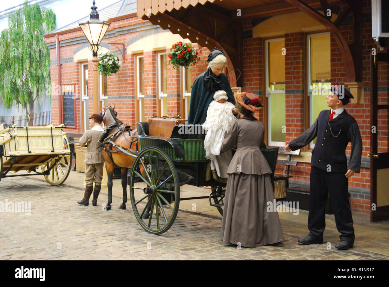 Vittoriano stazione ferroviaria, pietre miliari museo vivente di storia, Basingstoke Leisure Park, Basingstoke, Hampshire, Inghilterra, Regno Unito Foto Stock