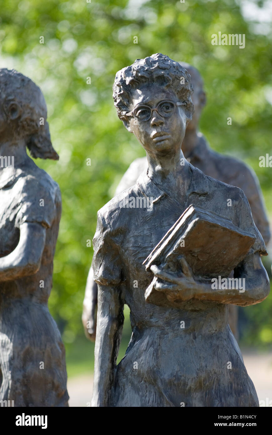 Il Little Rock 9 rappresentato in testamento un 2005 scultpure sui terreni dell'Arkansas State Capitol a Little Rock Foto Stock