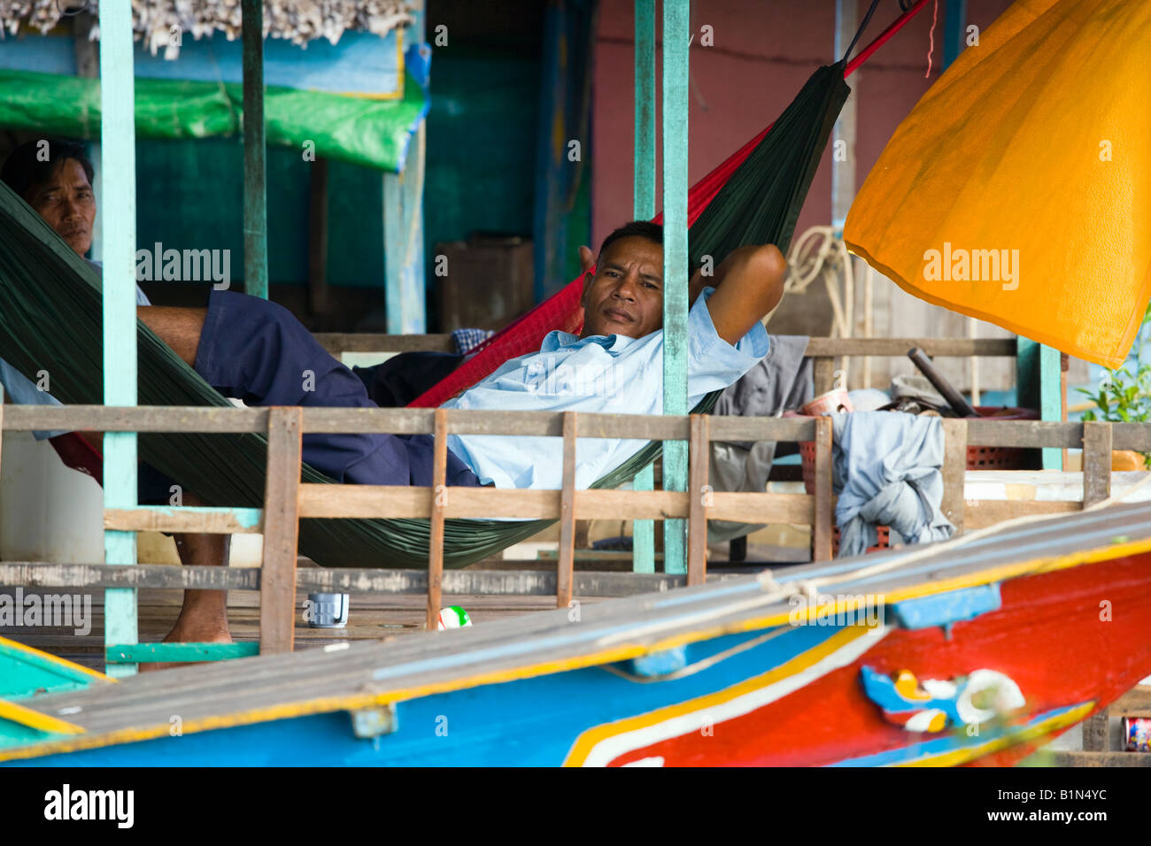 Il villaggio galleggiante di Chong Khneas è casa di circa 5000 etnia vietnamita; il Tonle Sap, villaggio galleggiante, Cambogia Foto Stock