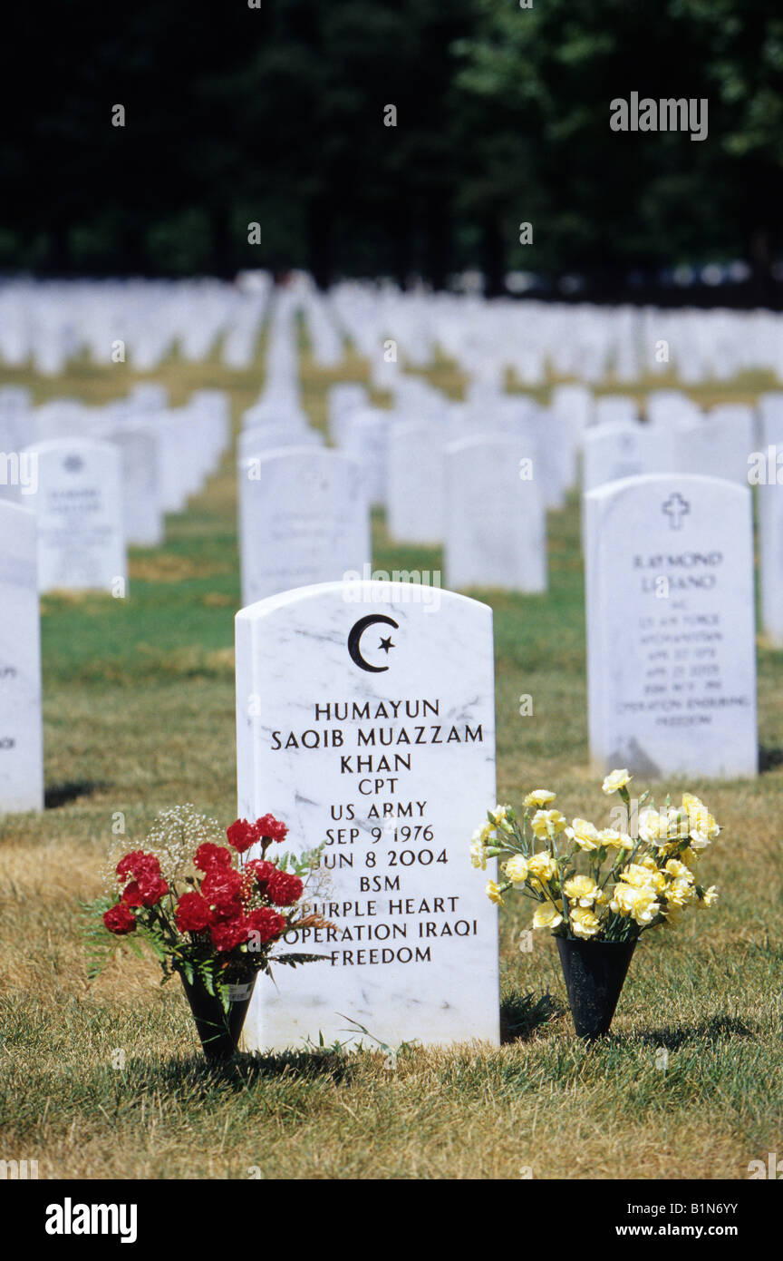 Al Cimitero Nazionale di Arlington, Virginia, Stati Uniti d'America. Tomba di un musulmano americano ucciso in Operazione Iraqi Freedom. Foto Stock