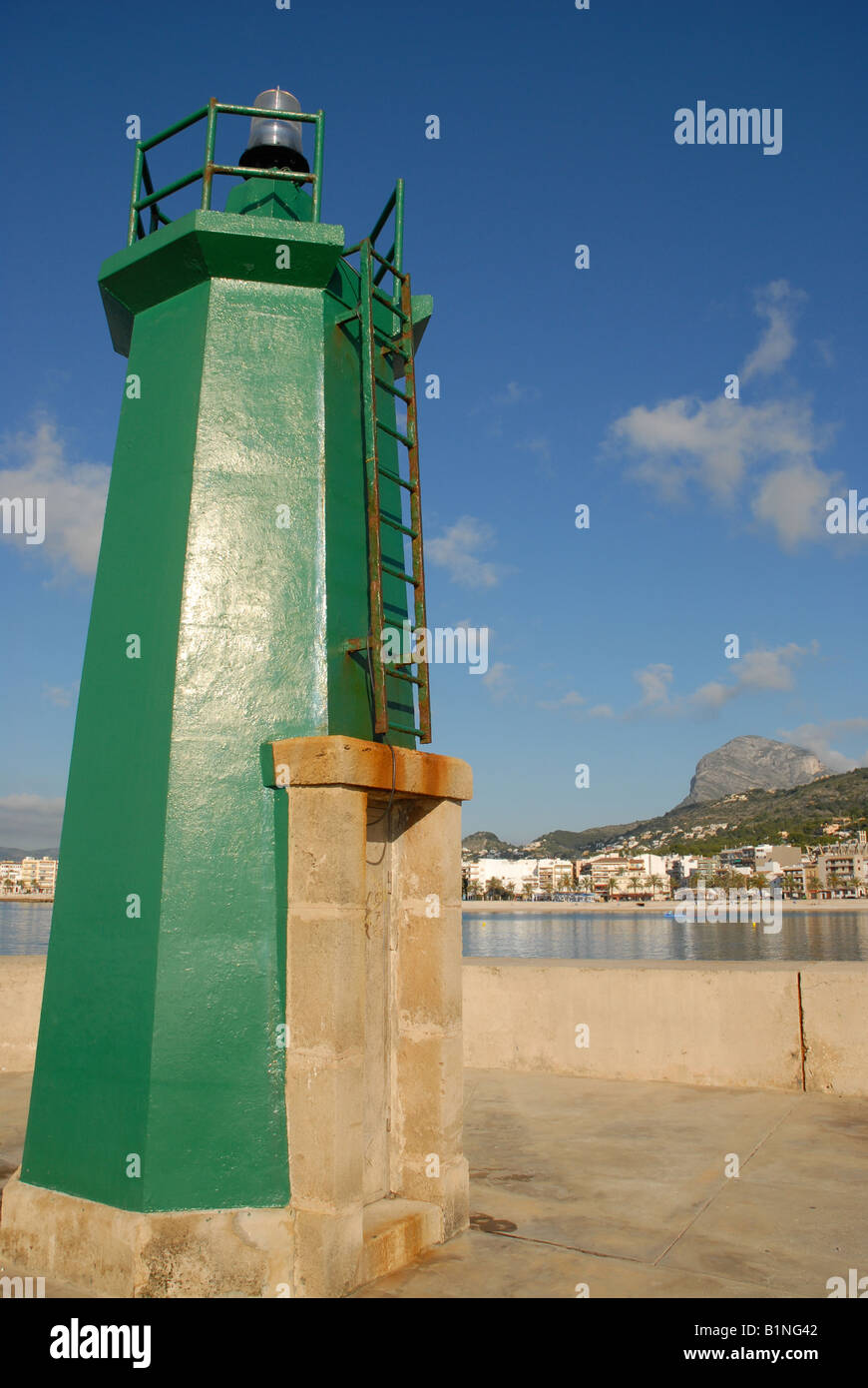 Porto di tribordo ingresso luce di navigazione, Javea / Xabia, Provincia di Alicante, Comunidad Valenciana, Spagna Foto Stock