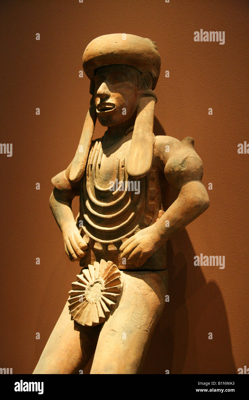 Precolombiana statua azteca, Museo Nazionale di Antropologia e il parco Chapultepec, Città del Messico, Messico Foto Stock