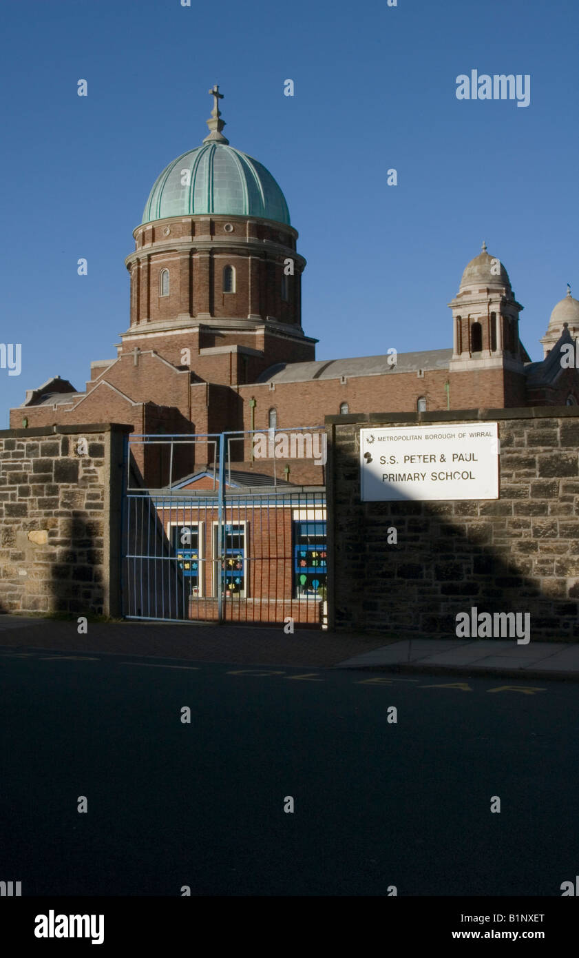 SS Pietro e Paolo scuola primaria, New Brighton, Wirral. Foto Stock