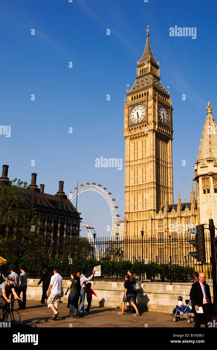 Big Ben tower e la ruota del Millennio Inghilterra Foto Stock