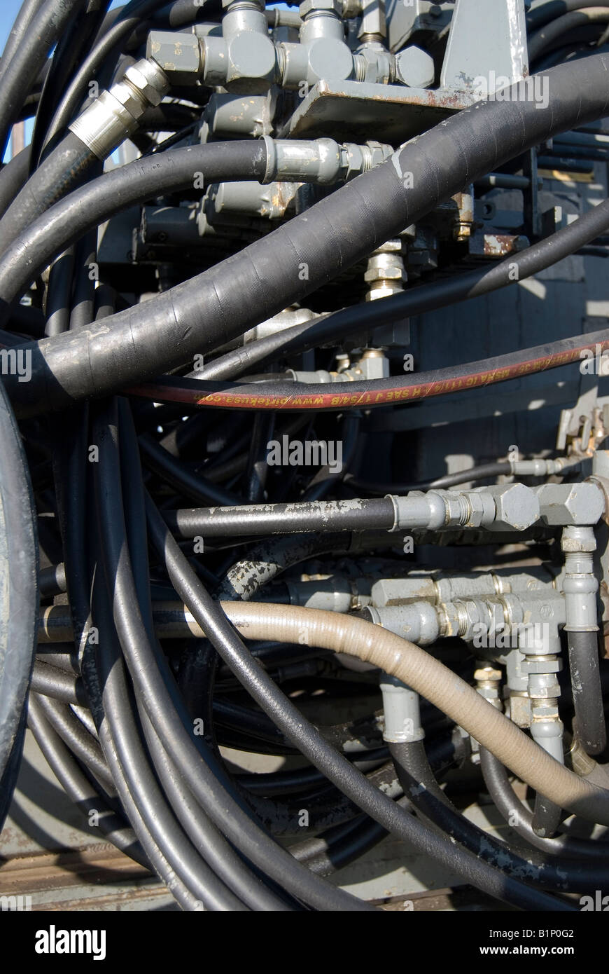 Tubi flessibili idraulici utilizzati per apparecchiature di potenza su stelo cavo coclea attrezzatura di trivella. Foto Stock