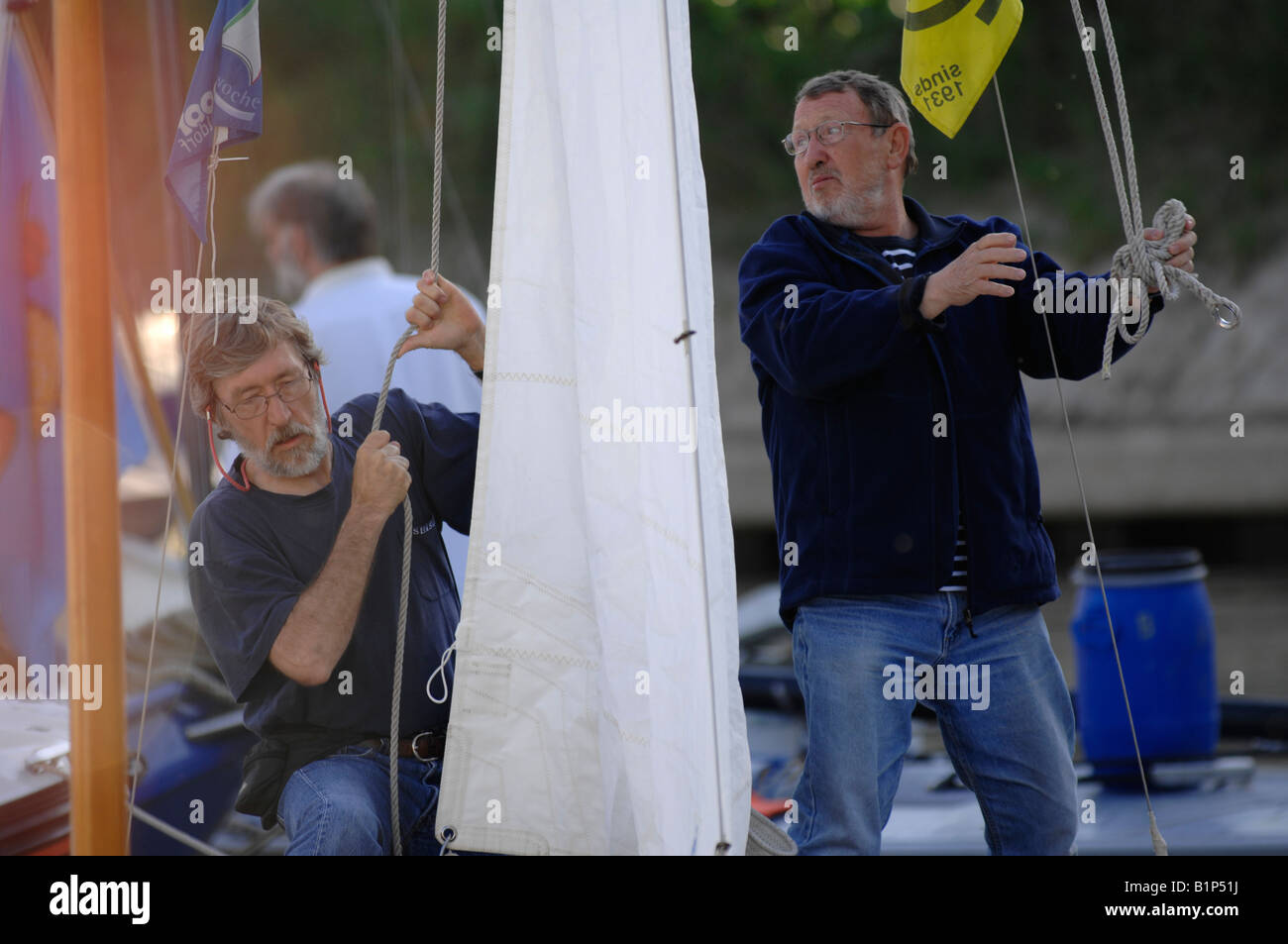 Regata a vela sul Reno Reno nei pressi di Colonia. Foto Stock