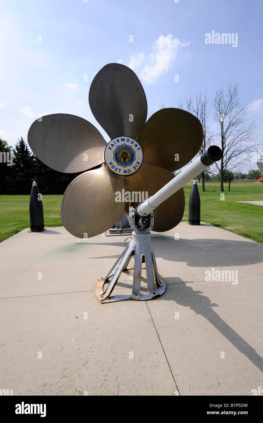 Nave della marina americana Prop con pistola 5 il collocamento presso la American Legion Post 313 Fairmount Indiana IN Foto Stock