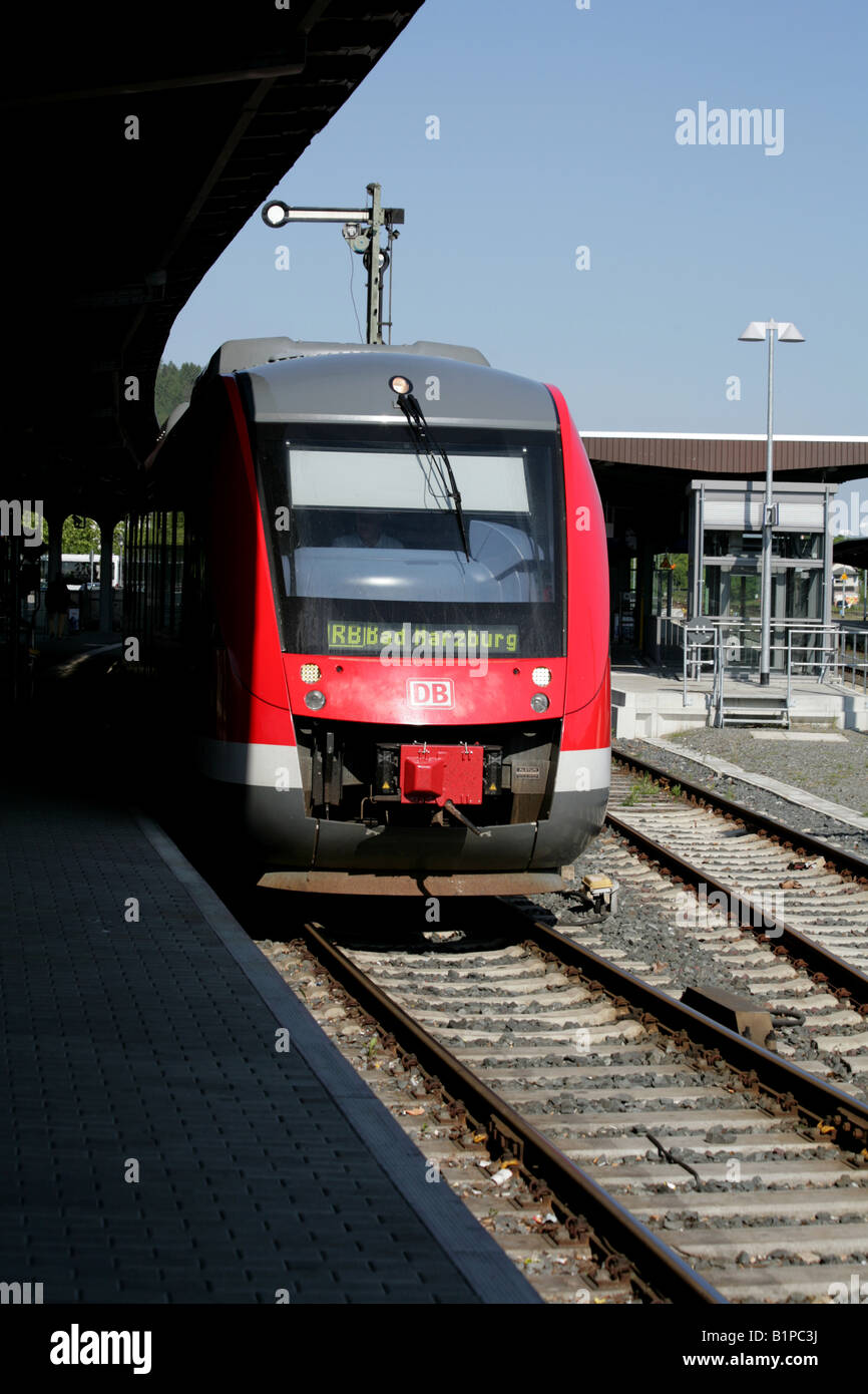 Deutsche Bahn, pelucchi tipo 2 Unità Multiple avvicinando Goslar stazione Montagne Harz, Sassonia, Sassonia-Anhalt, Germania, Deutschland Foto Stock