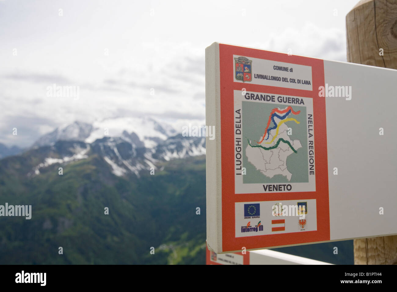 Prima Guerra Mondiale cartello sul Col de Lana vicino a Arabba Dolomiti italiane Foto Stock
