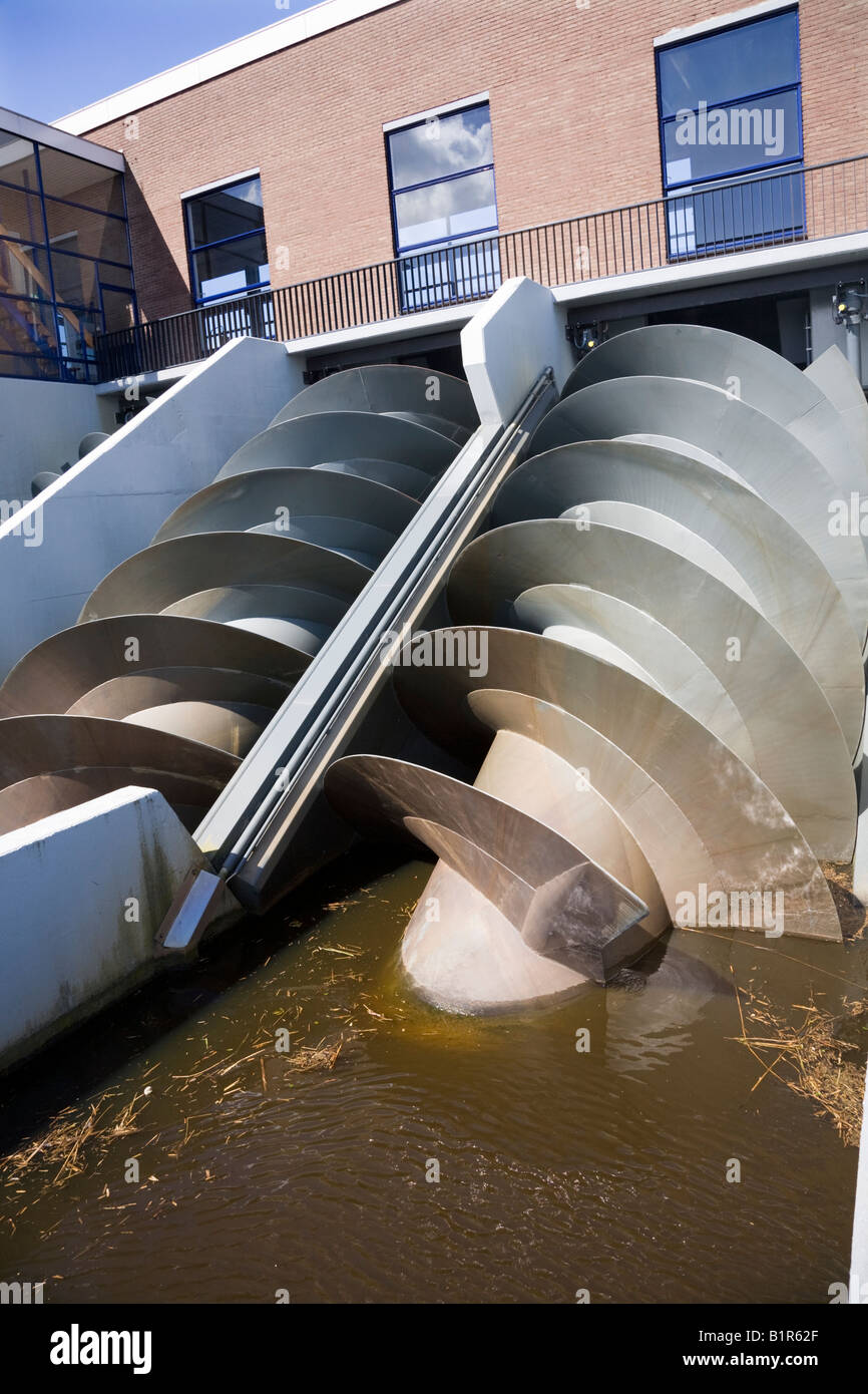 Archimede acqua pompe a vite per drenare il terreno a Kinderdijk, Olanda. Paesi Bassi Foto Stock