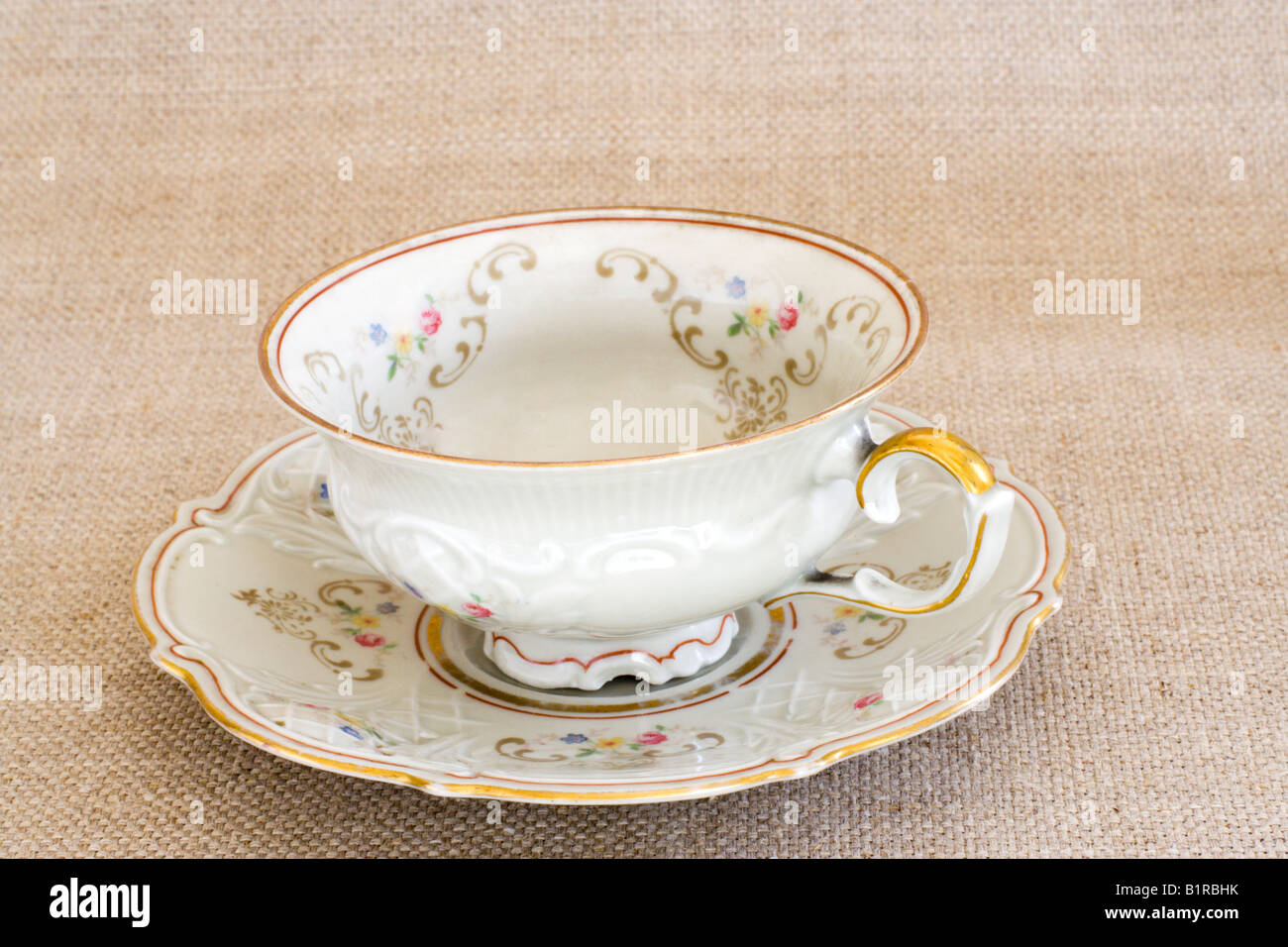 Antica coppa floreale Foto Stock