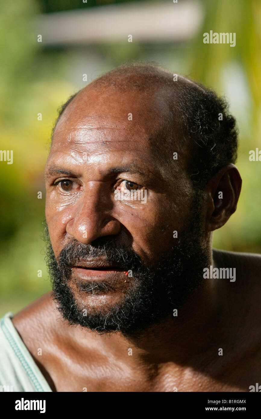 Ritratto di un uomo, Biliau, Papua Nuova Guinea, Melanesia Foto Stock