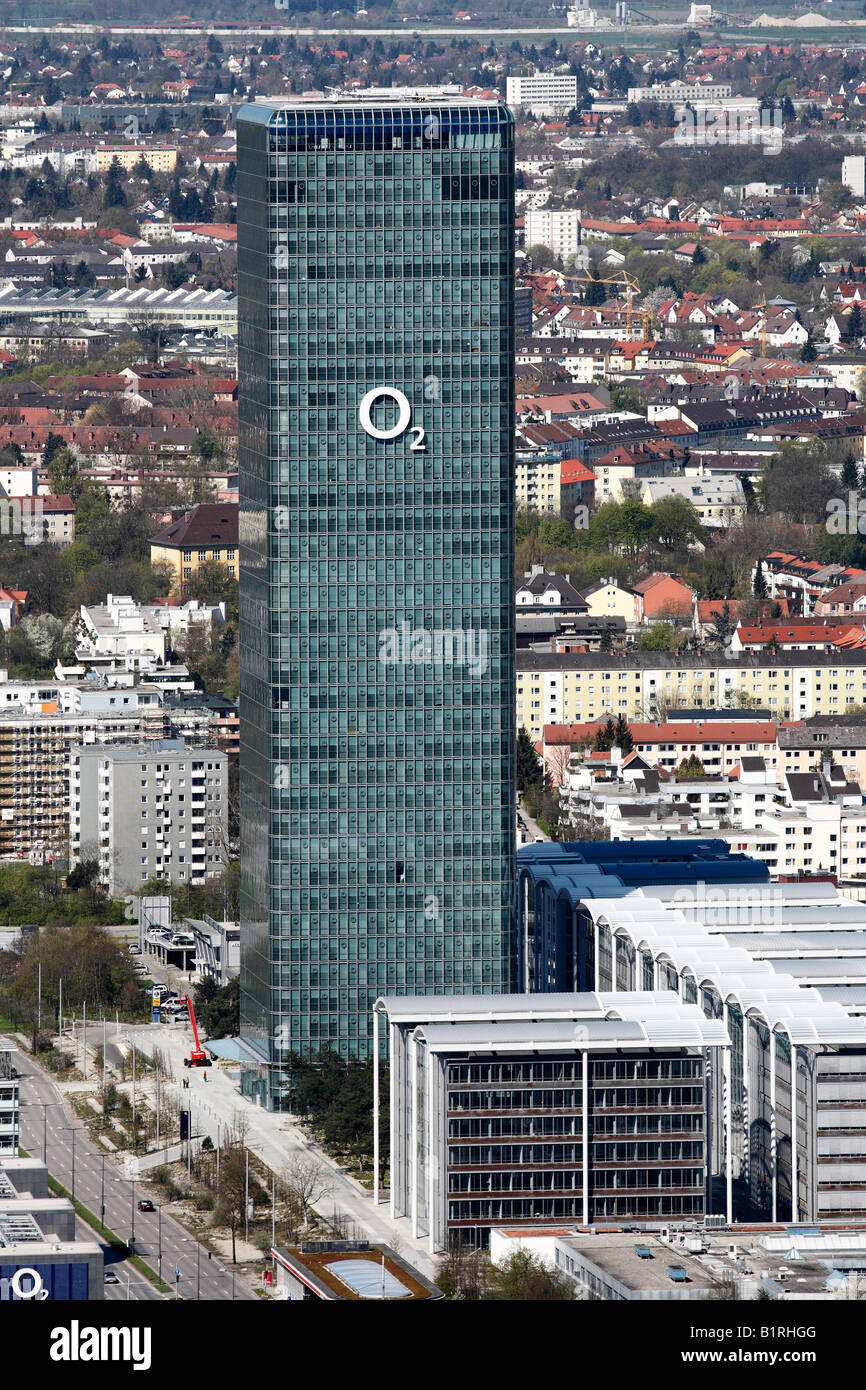 O2 alto su Georg-Brauchle-Ring, Monaco di Baviera, Germania, Europa Foto Stock