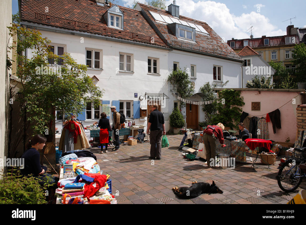 Retro-cantiere fleamarket, Steinstrasse 48, Munich-Haidhausen, Alta Baviera, Germania, Europa Foto Stock