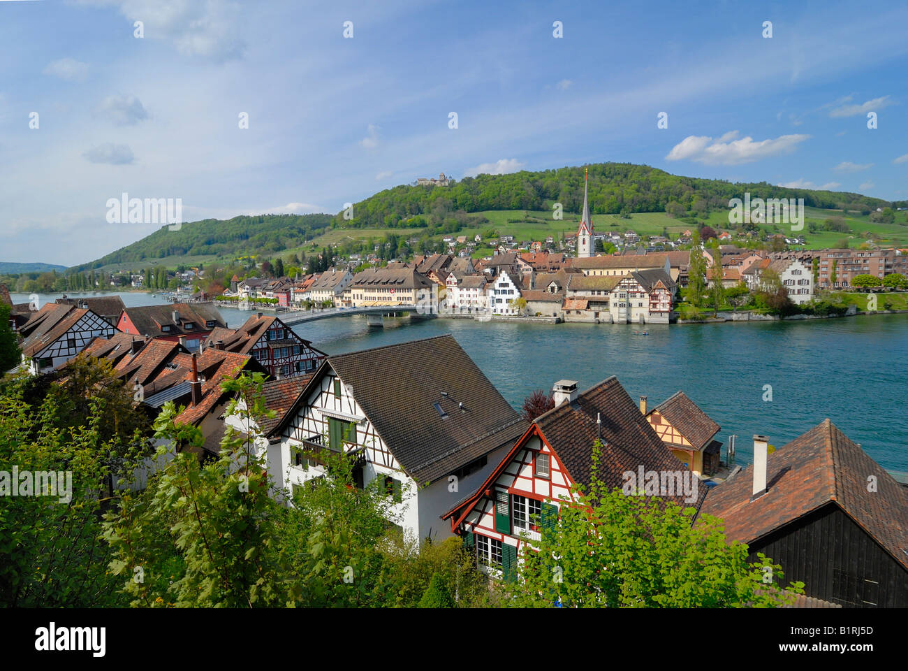 La parte storica della città sulla riva del fiume Reno, Stein am Rhein, Cantone di Sciaffusa, Svizzera, Europa Foto Stock