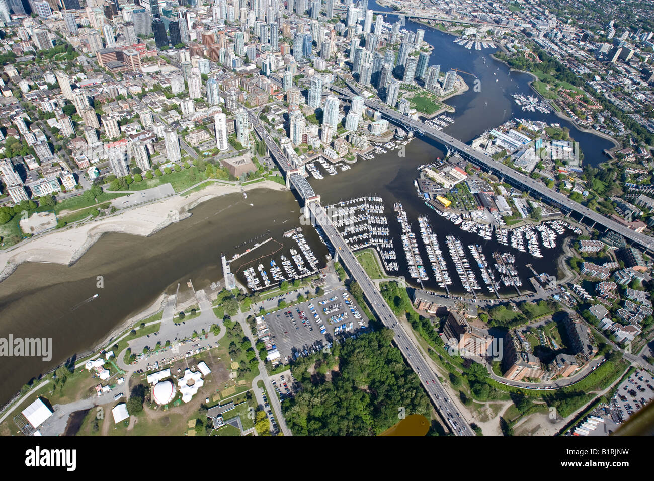 Nord False Creek e il West End, Burrad Bridge, Vancouver, British Columbia, Canada, America del Nord Foto Stock