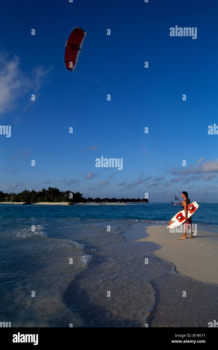 Il kite surf, Olhuveli, Atollo Sud, Maldive Foto Stock