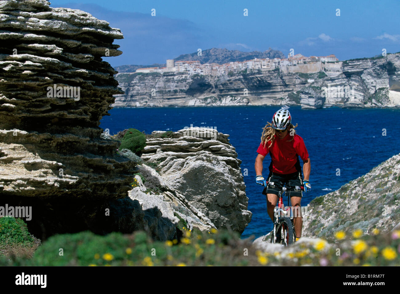 Mountainbiker, Bonifacio, Corsica, Francia Foto Stock