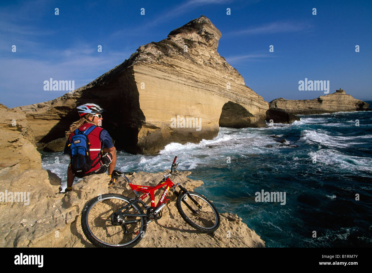 Mountainbiker, Bonifacio, Corsica, Francia Foto Stock