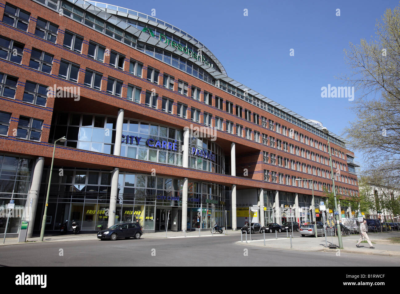 Città Carre passaggi a Berlin Ostbahnhof rail station, Germania, Europa Foto Stock