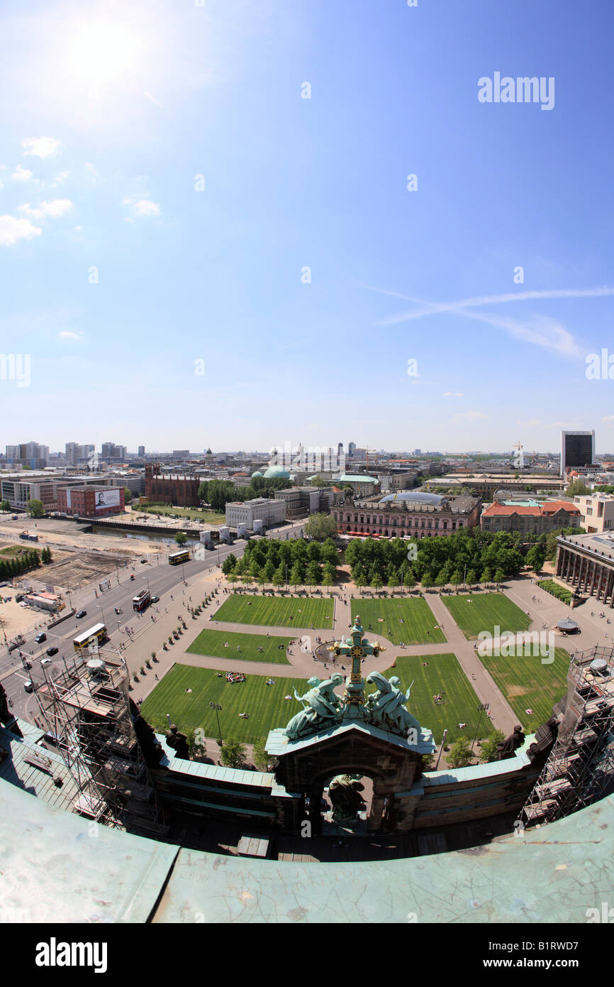 Vista panoramica della città, Berliner Lustgarten Park, Berlino, Germania, Europa Foto Stock